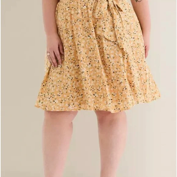 Torrid Retro Chic Swing Skirt - Floral Yellow - Picture 7 of 12